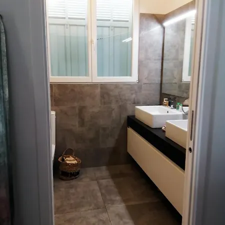 Clara Guest house *